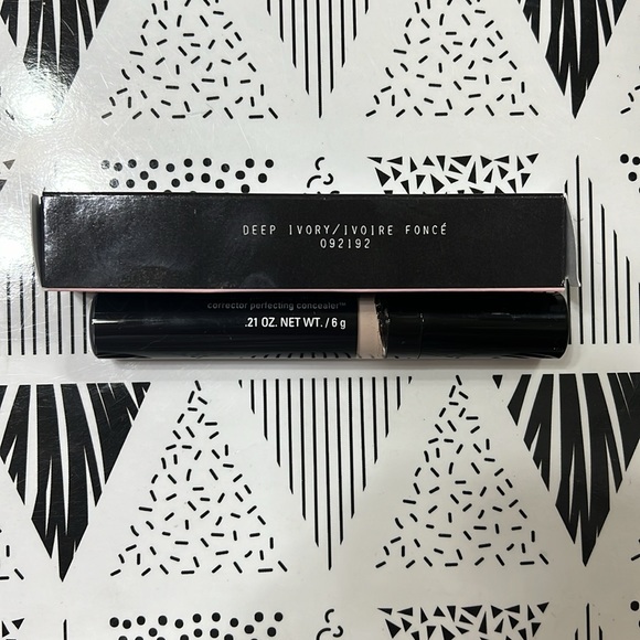 Mary Kay Perfecting Concealer Deep Ivory - Picture 3 of 4
